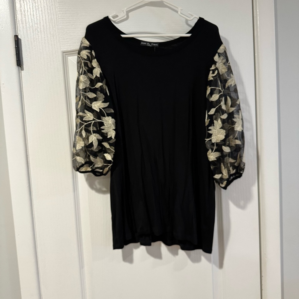 Black shirt with embroidered sleeve